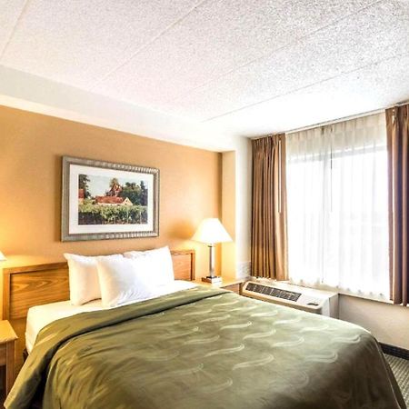 Norwood Inn & Suites Milwaukee Butler 외부 사진