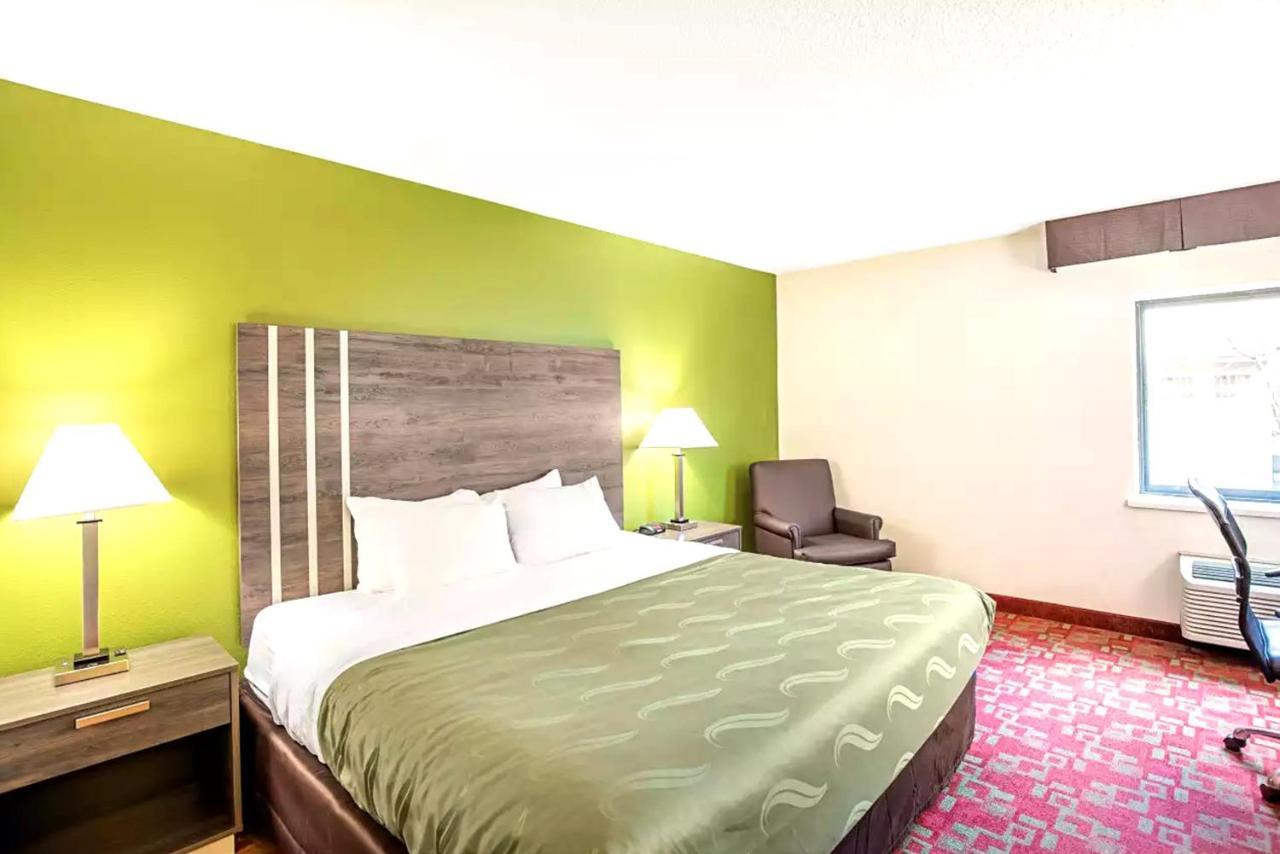 Norwood Inn & Suites Milwaukee Butler 외부 사진