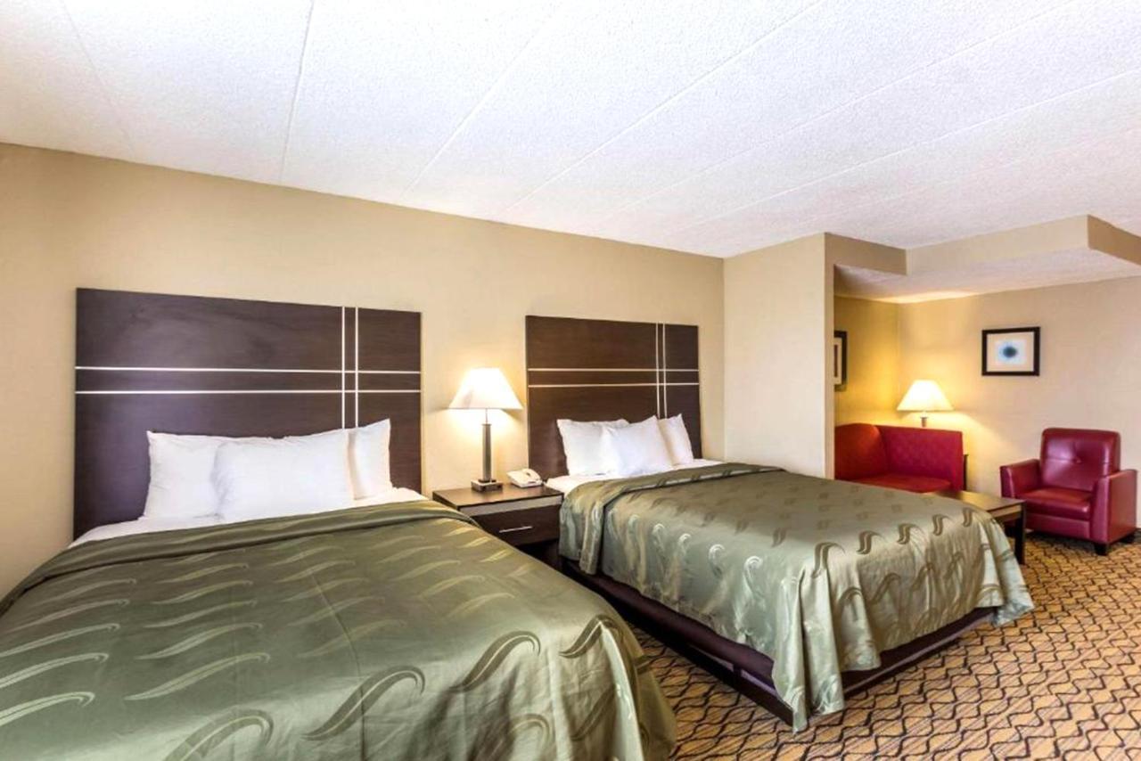 Norwood Inn & Suites Milwaukee Butler 외부 사진
