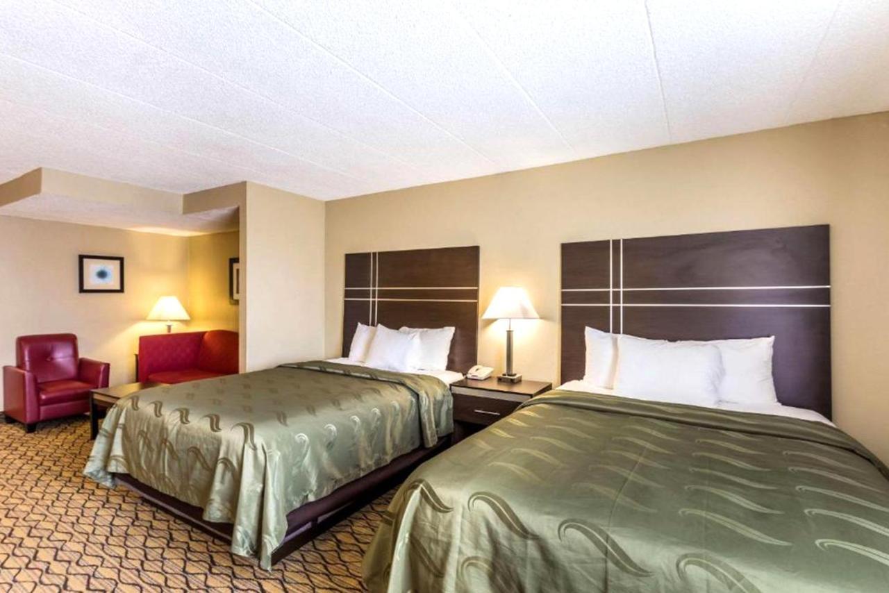 Norwood Inn & Suites Milwaukee Butler 외부 사진