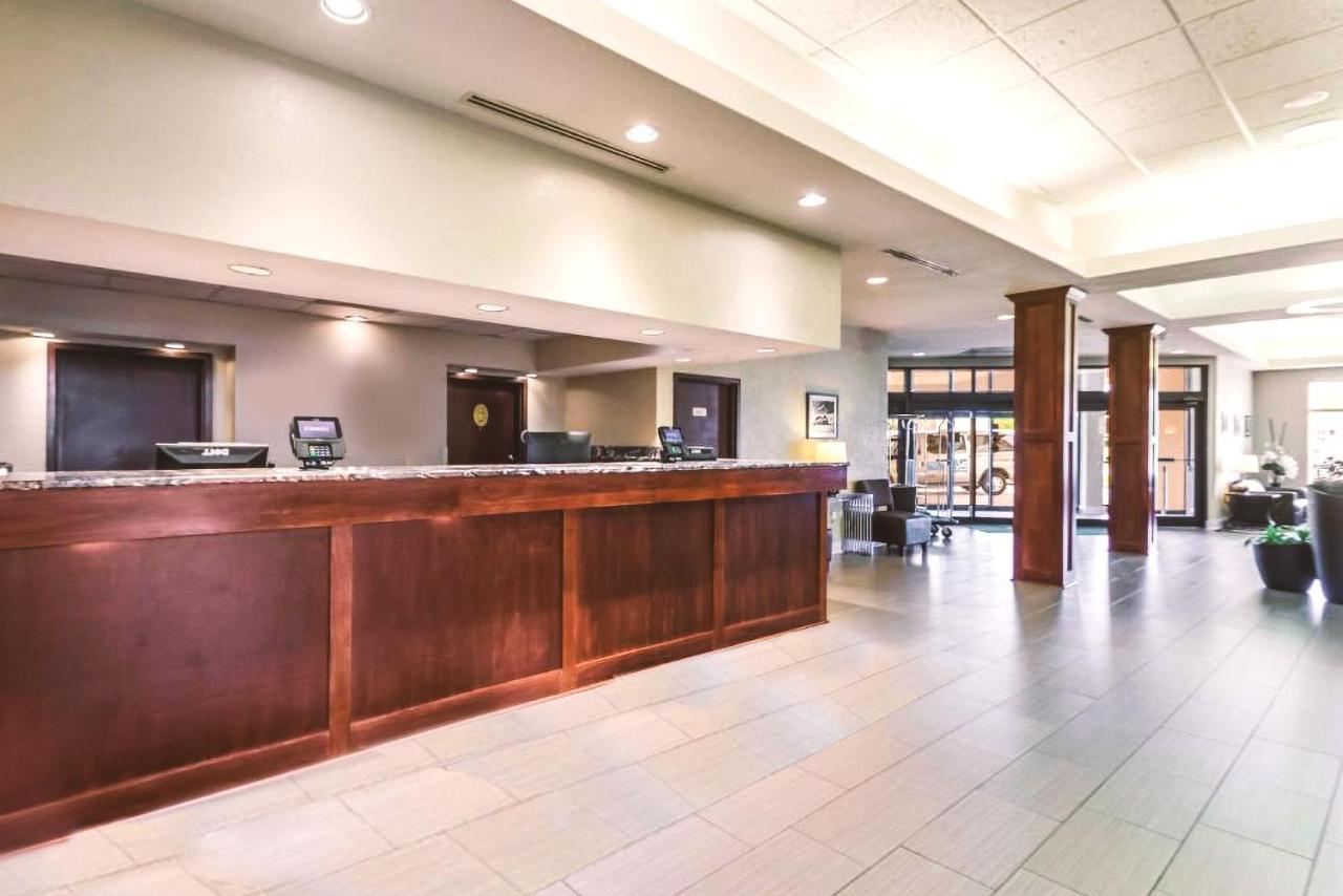 Norwood Inn & Suites Milwaukee Butler 외부 사진