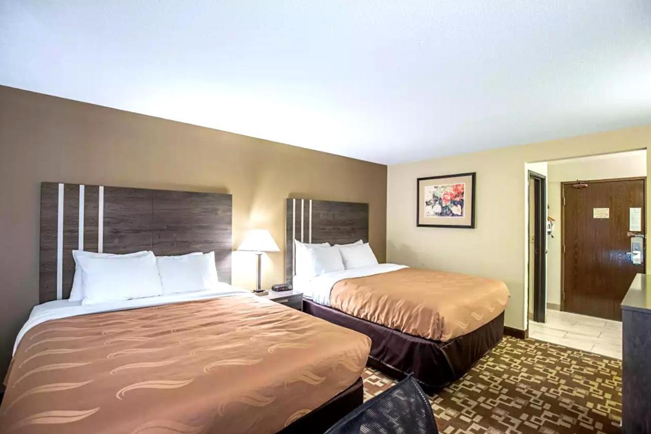 Norwood Inn & Suites Milwaukee Butler 외부 사진
