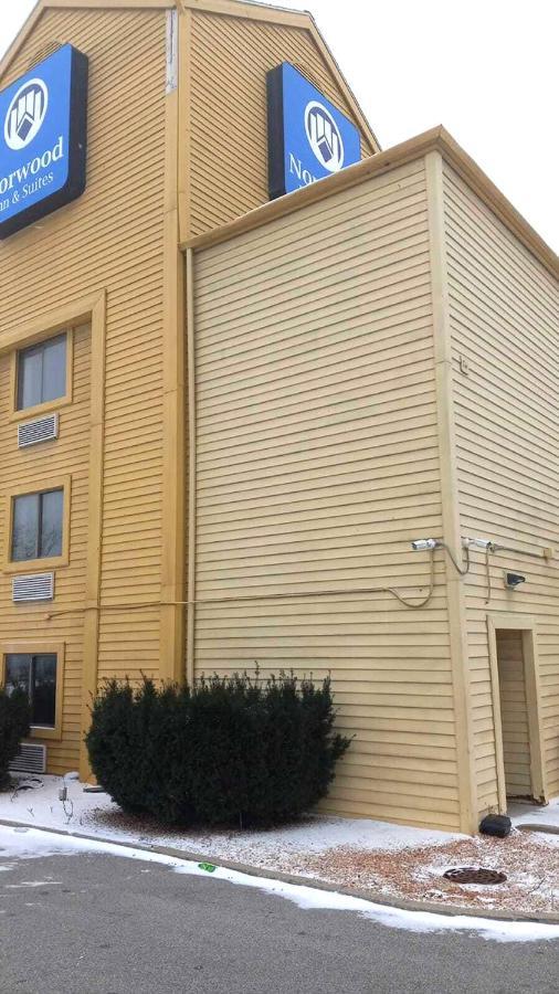 Norwood Inn & Suites Milwaukee Butler 외부 사진